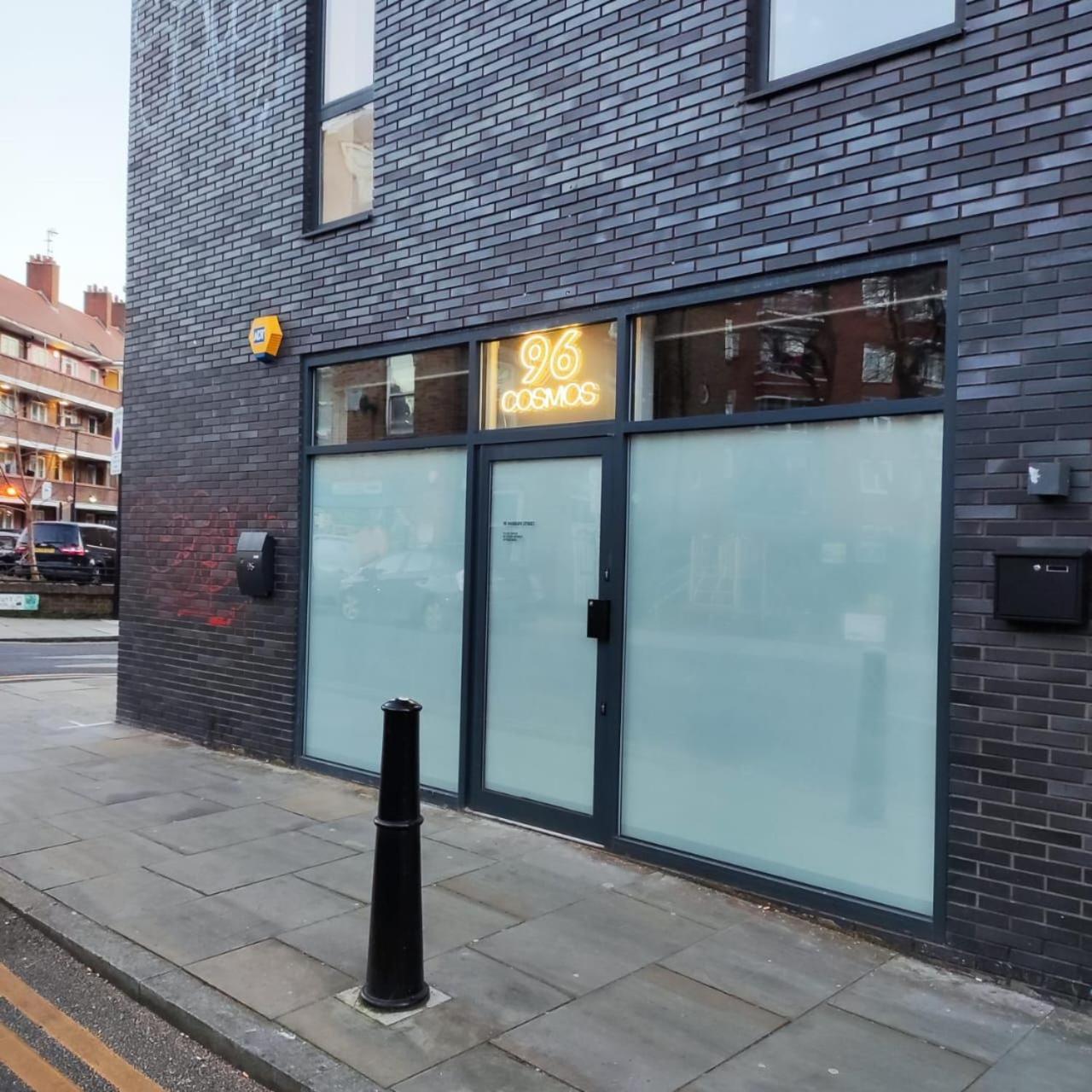 Cosmos Capsule Coworking London Hotel Екстериор снимка