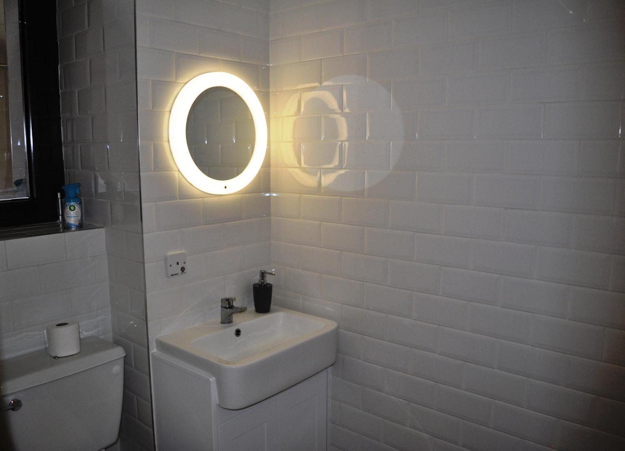 Cosmos Capsule Coworking London Hotel Екстериор снимка